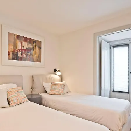 Penthouse With River View - Baixa Alfama