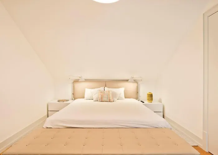 Penthouse With River View - Baixa Alfama *